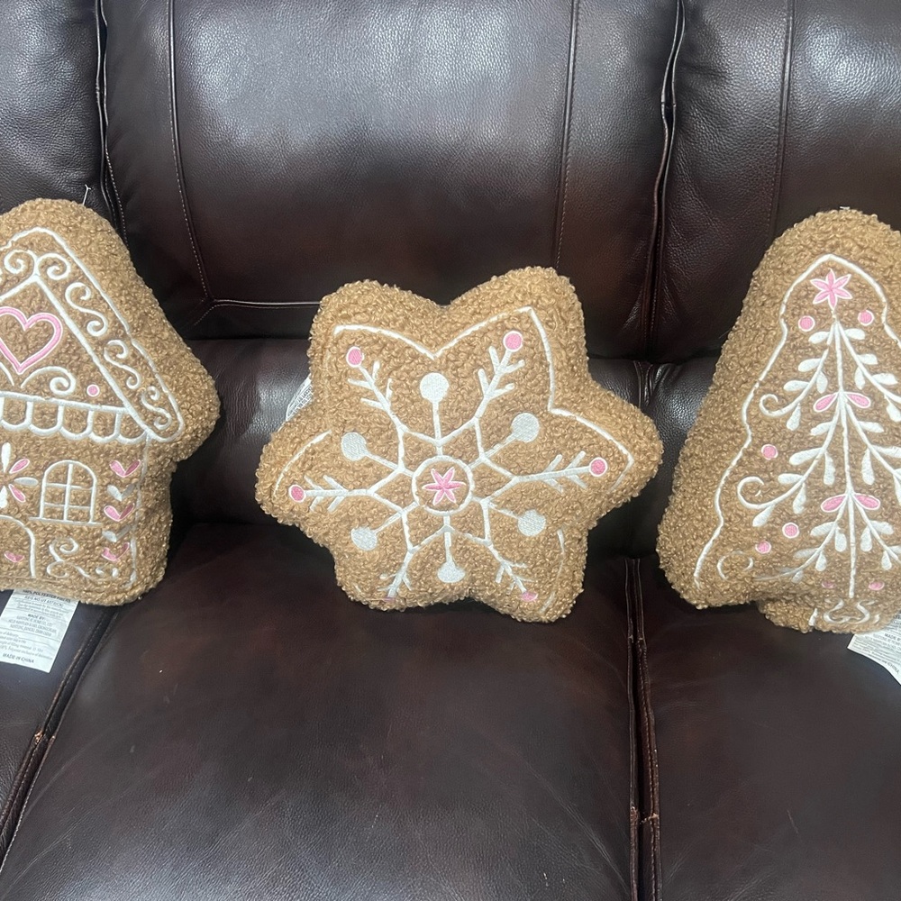 Gingerbread Holiday Decorative Pillow Set